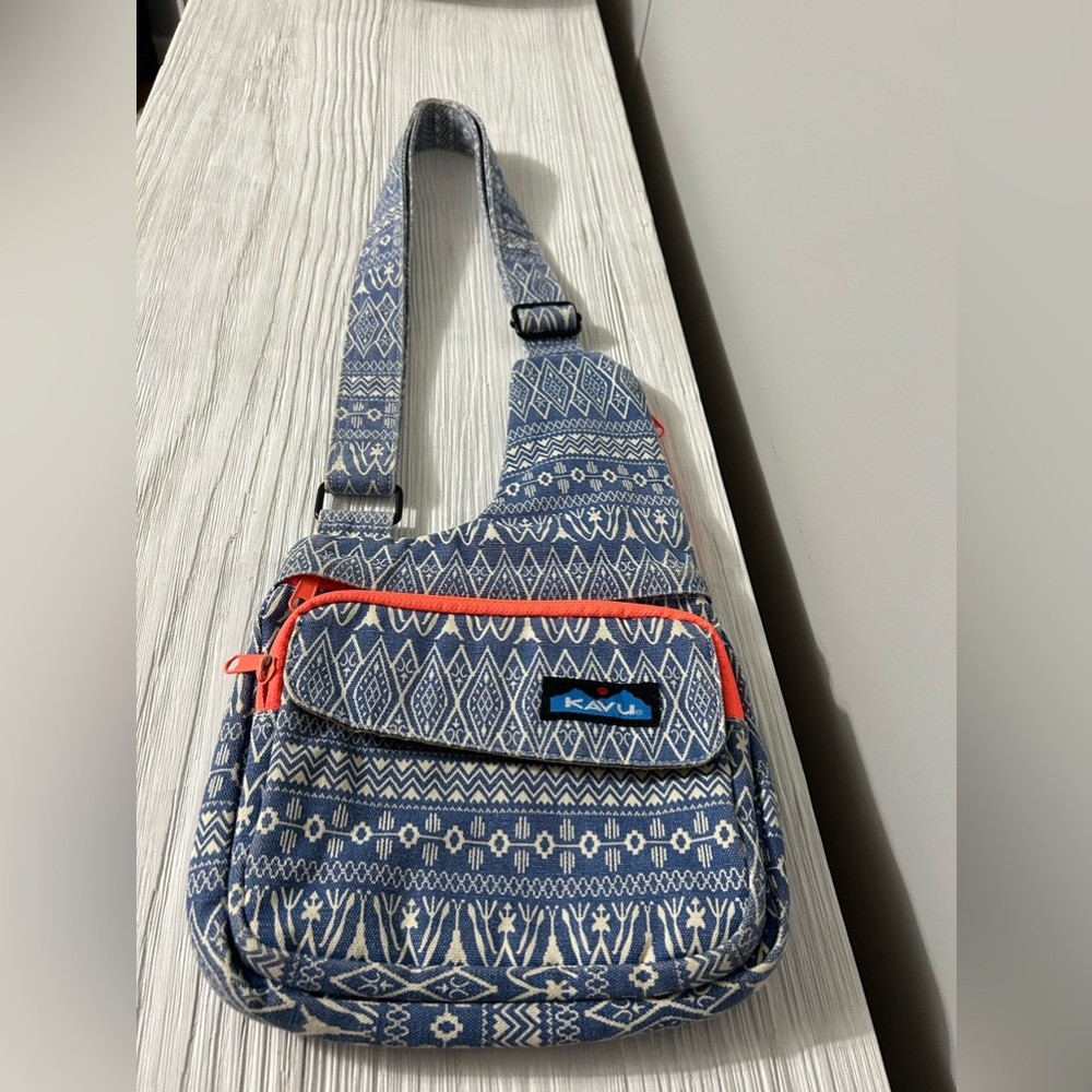 Kavu messenger sling bag, adjustable strap